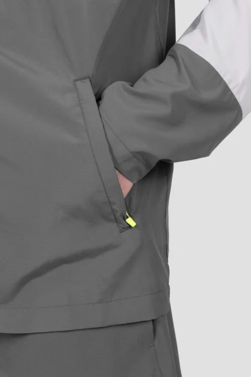Breeze 2.0 Windbreaker - Grey/OG Neon -Urban Sport Wear Store BREEZE WINDBREAKER MICROCHIP MONUMENT CASTLEROCK SAFETY YELLOW 7 scaled