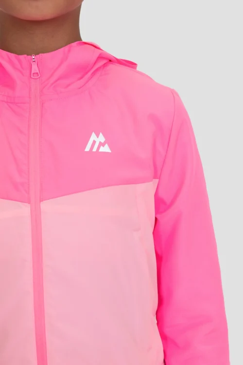 Girls Pace 2.0 Windbreaker - Fuchsia/Pink Sugar -Urban Sport Wear Store PACE WINDBREAKER SUGAR PLUM Logo Close Up inc Zip v2 scaled
