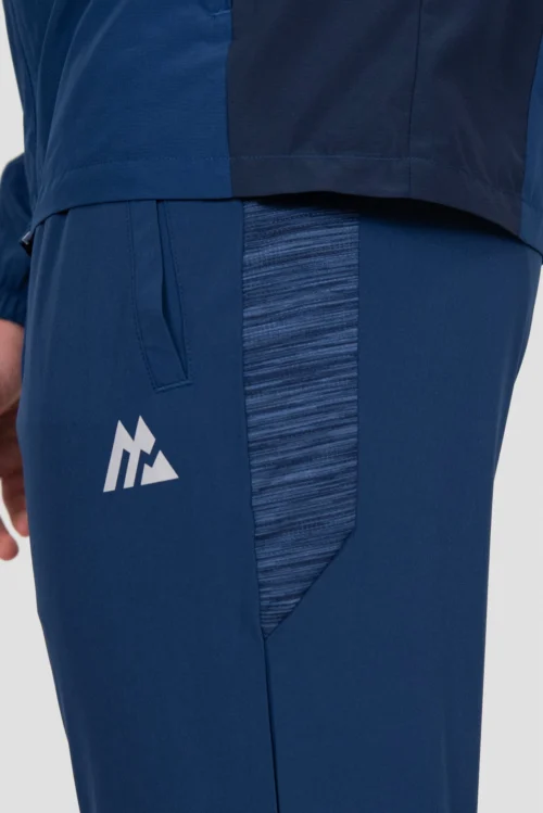 Trail Panel Running Pant - Navy Multi -Urban Sport Wear Store TRAIL 2.0 PANT ESTATE BLUE SET SAIL TRUE NAVY logo detail scaled