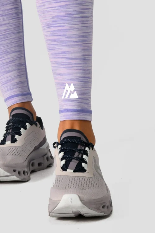 Trail Icon Legging - Lilac Multi -Urban Sport Wear Store TRAILICONLEGGING LILACBLOOM MAGNOLIA PEARLYHEATHER AMETHYST logodetail 1 scaled